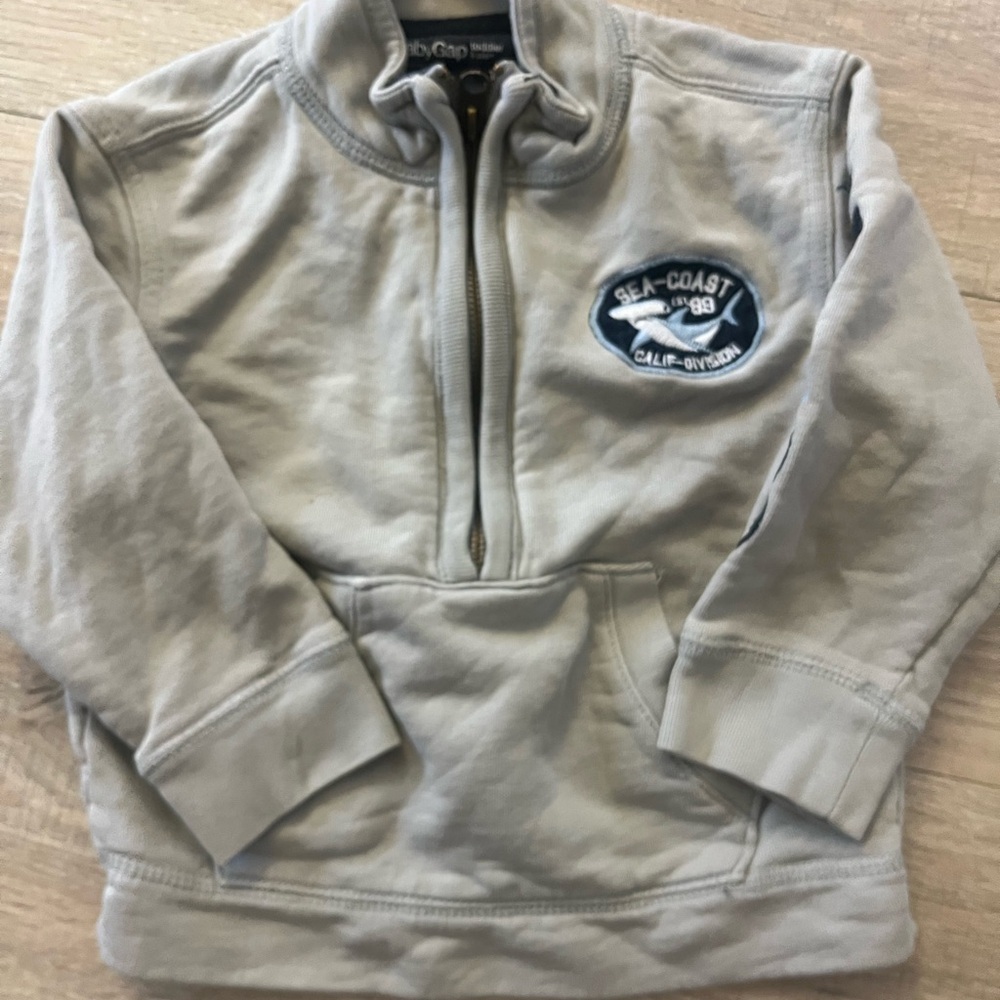Gap Shark Pullover 3t